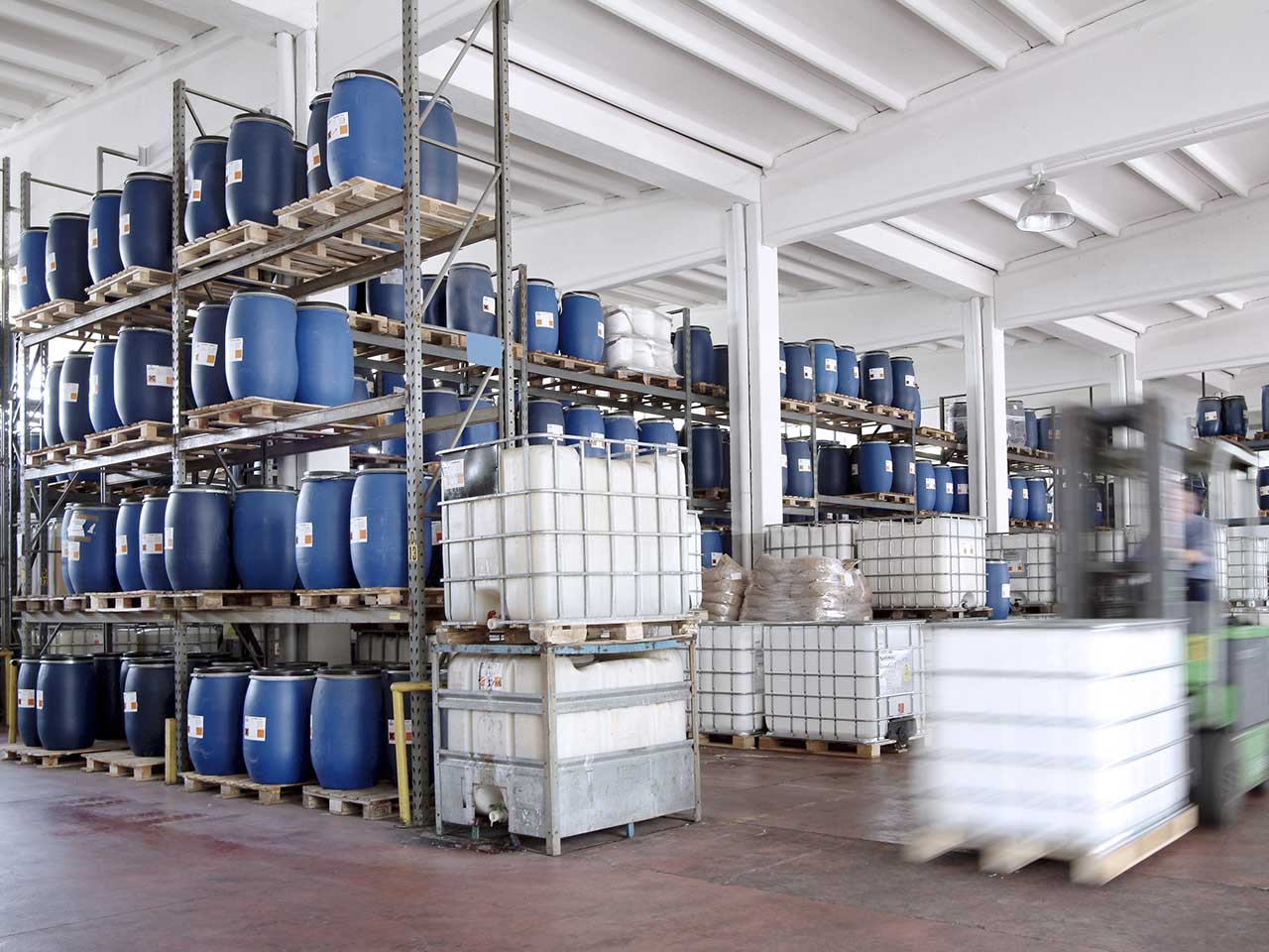 logistica quimicos almacen